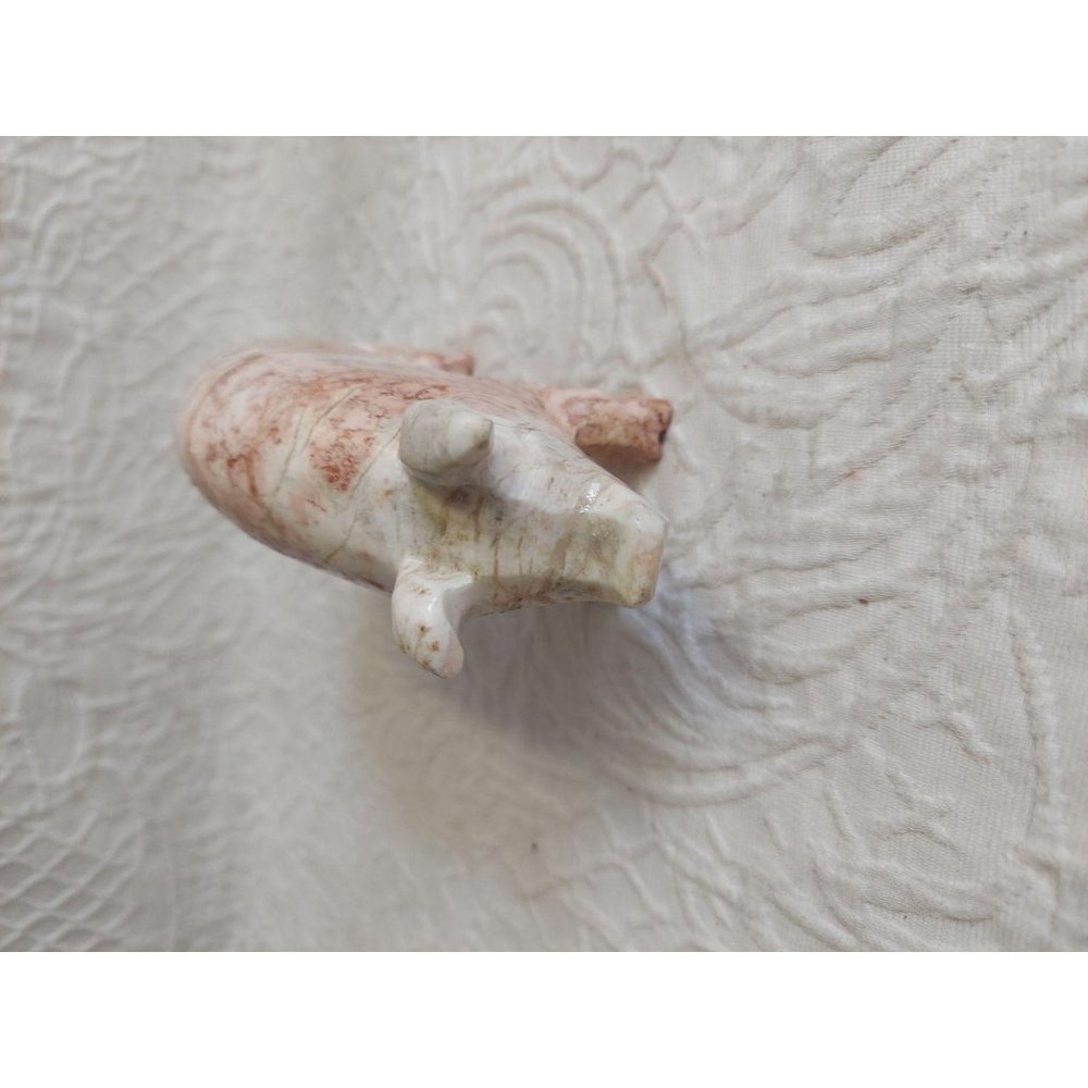 Marble pink pink figurine